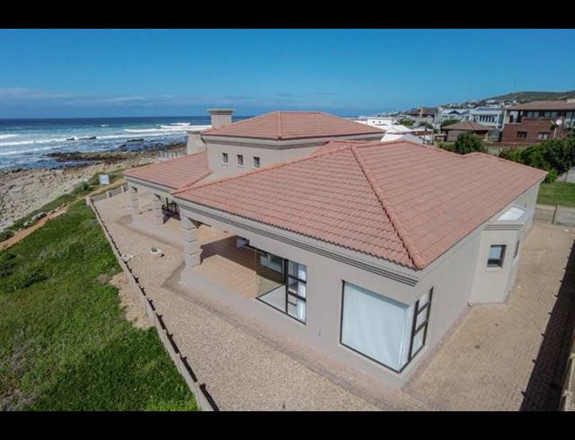 4 BEDROOM HOUSE FOR SALE IN JONGENSFONTEIN